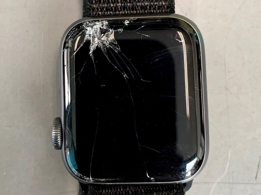 Apple Watch Series 4 の画面が割れた！「修理」or「買い替え」比較 