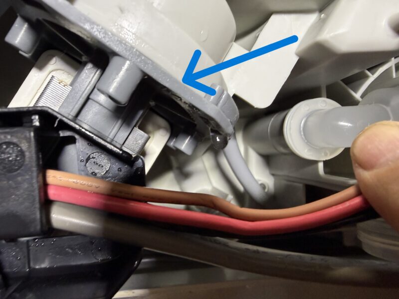 NP-TH3の循環経路接続部から発生した微量漏水